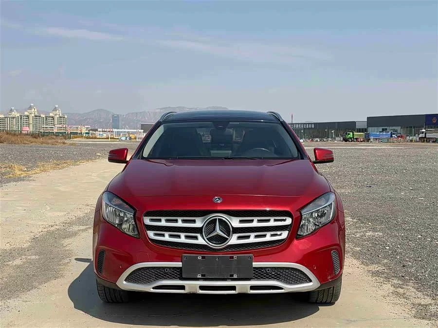 Mercedes Benz GLA