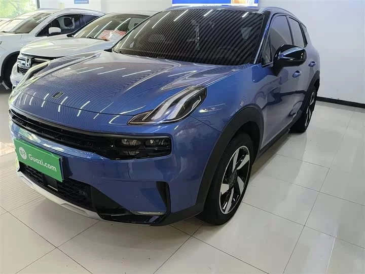 Lynk & Co 06