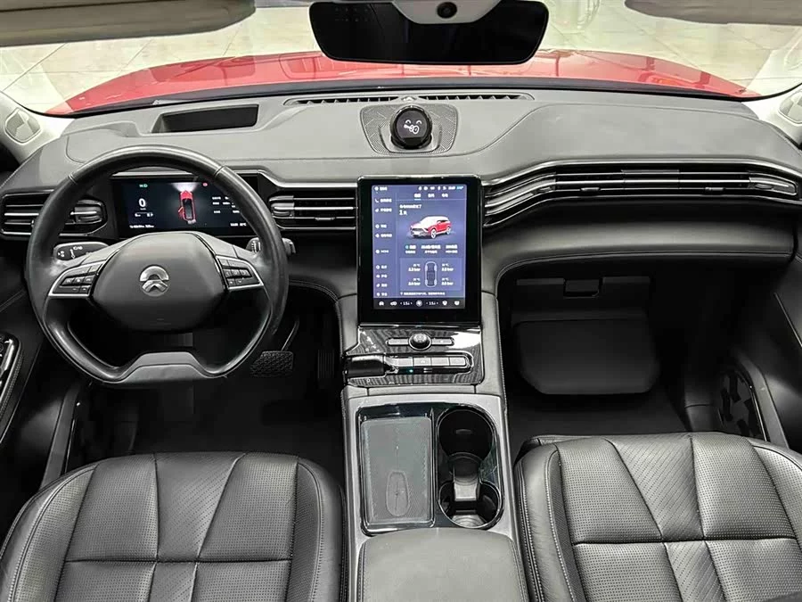 NIO ES8