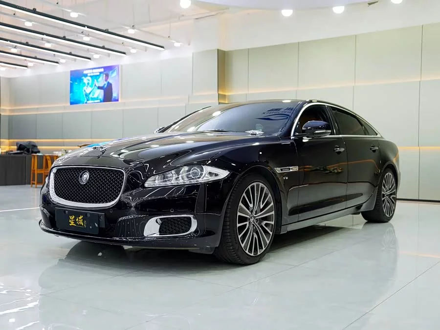 Jaguar XJ
