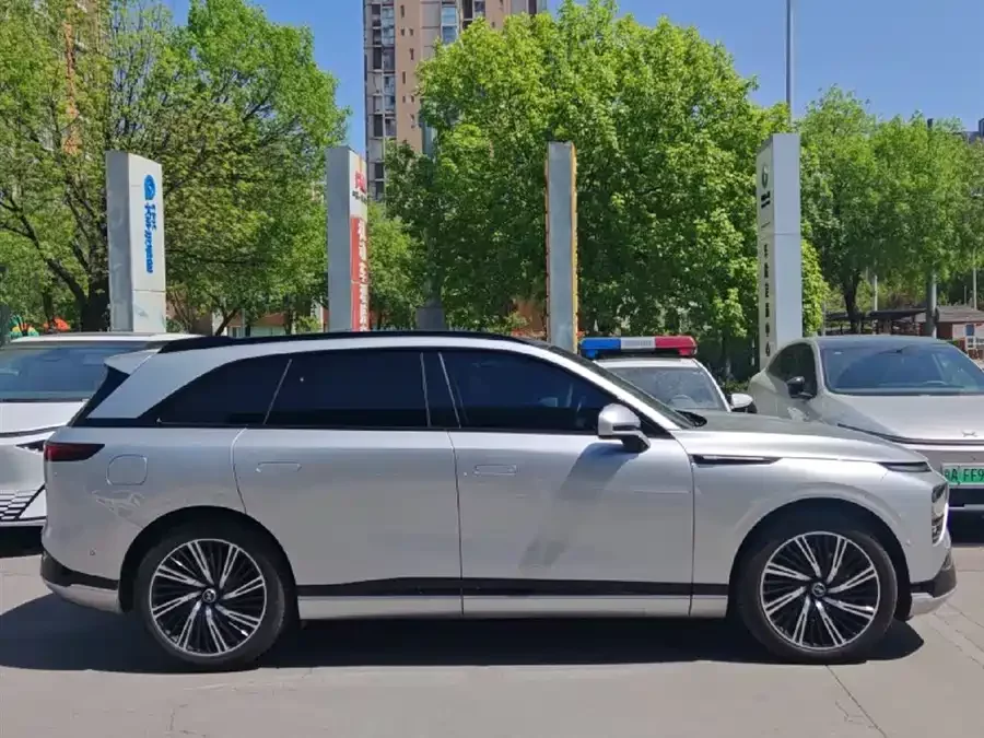Xpeng G9