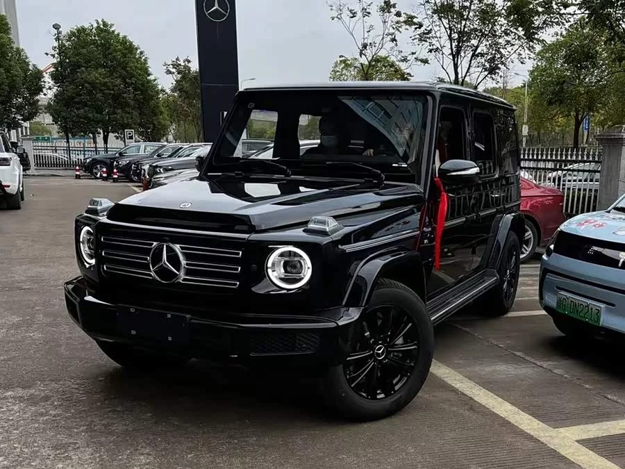 Mercedes Benz G-rated