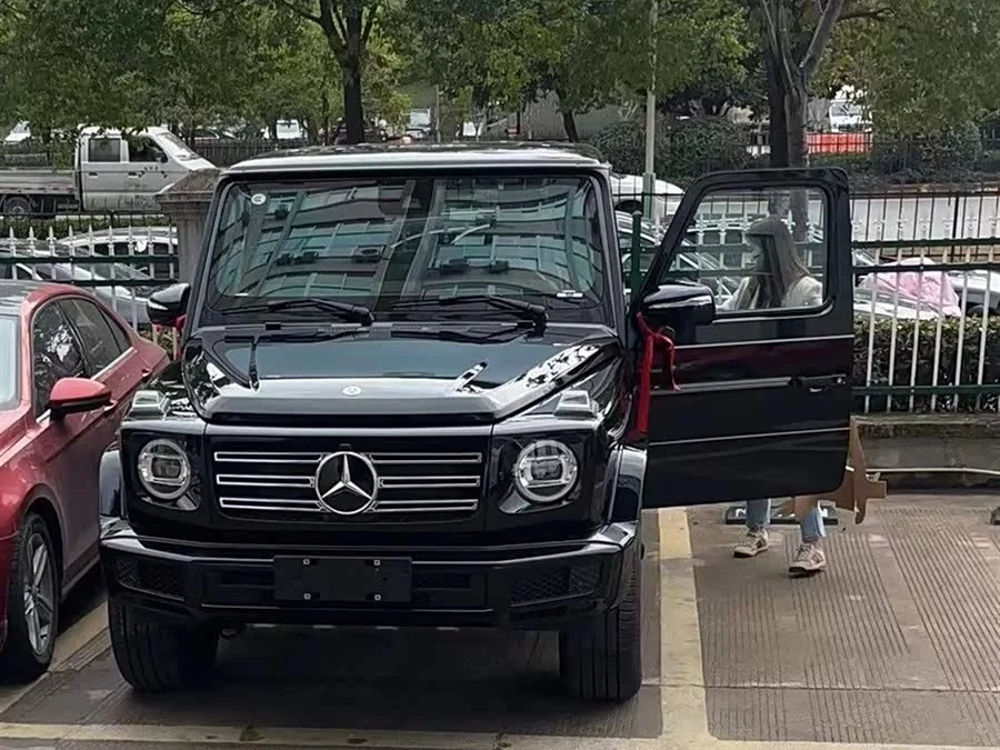 Mercedes Benz G-rated
