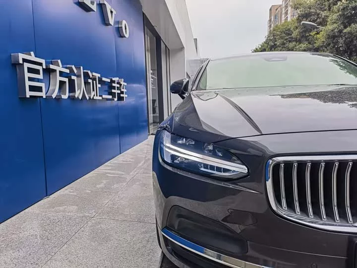 Volvo S90