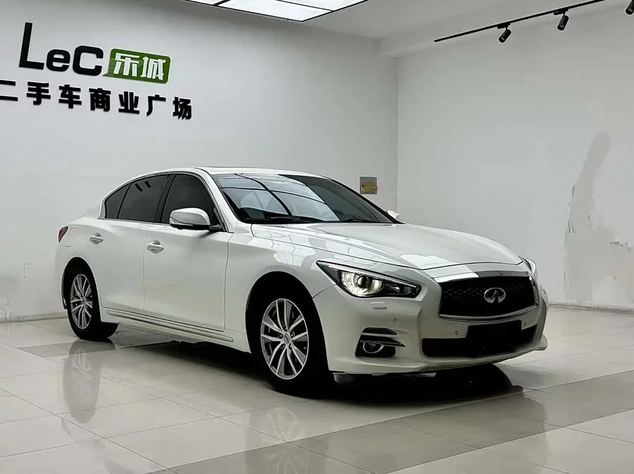 Infiniti Q50L
