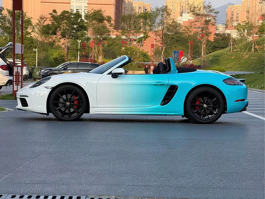 Porsche 718