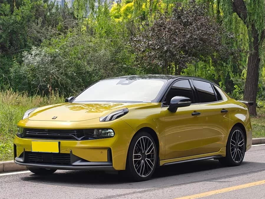 Lynk & Co 03