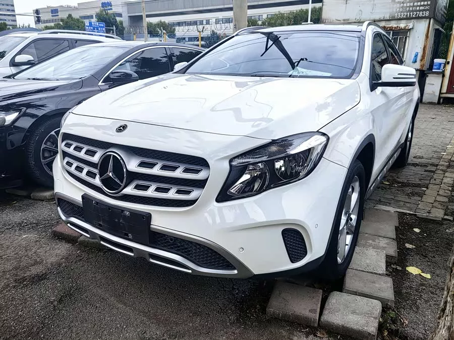 Mercedes Benz GLA