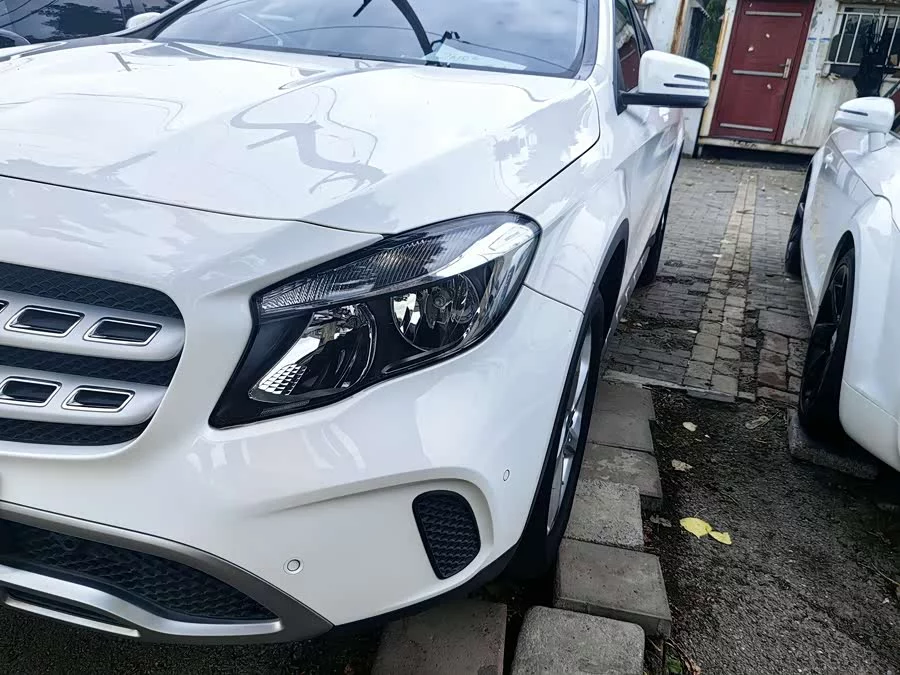 Mercedes Benz GLA