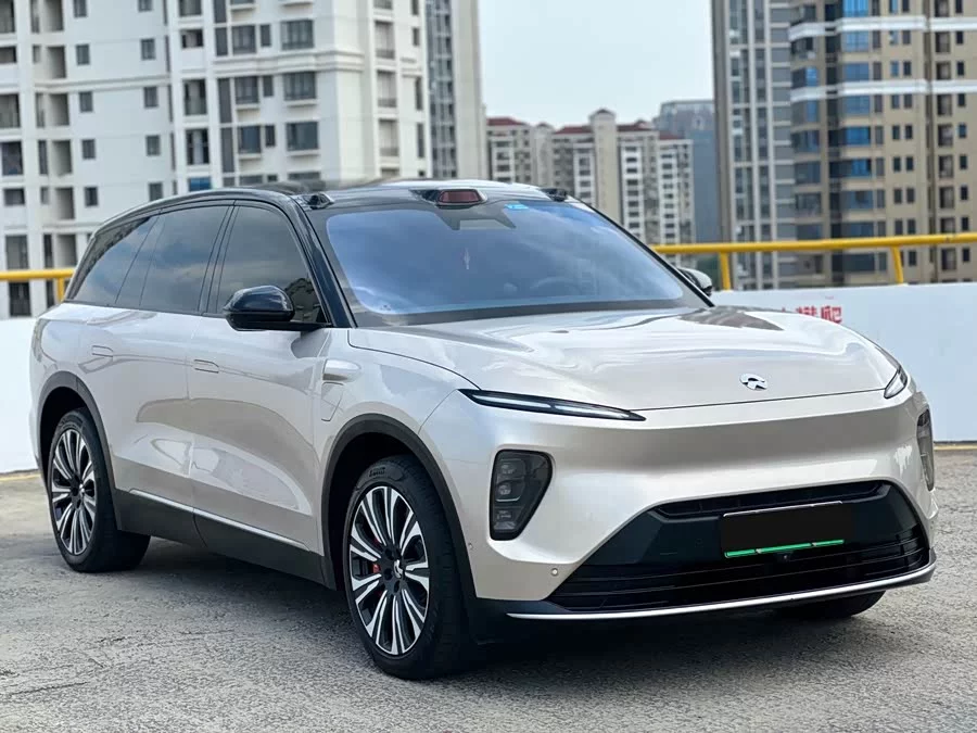 NIO ES8