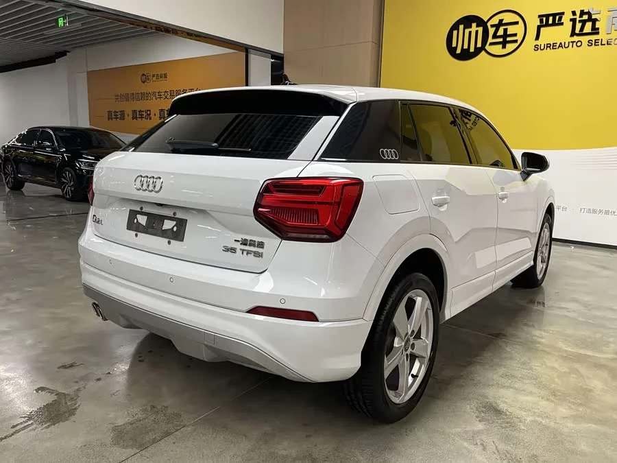 Audi Q2L
