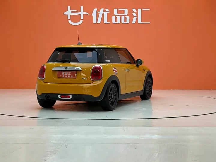MINI 