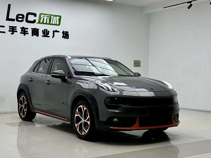 Lynk & Co 02