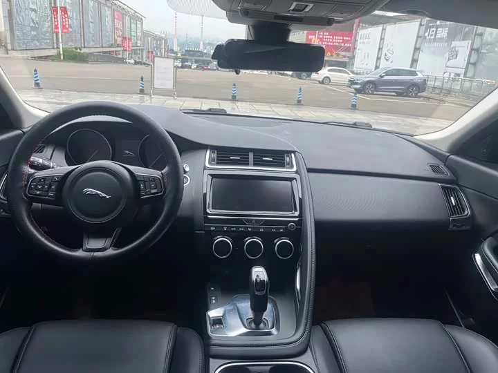 Jaguar E-PACE