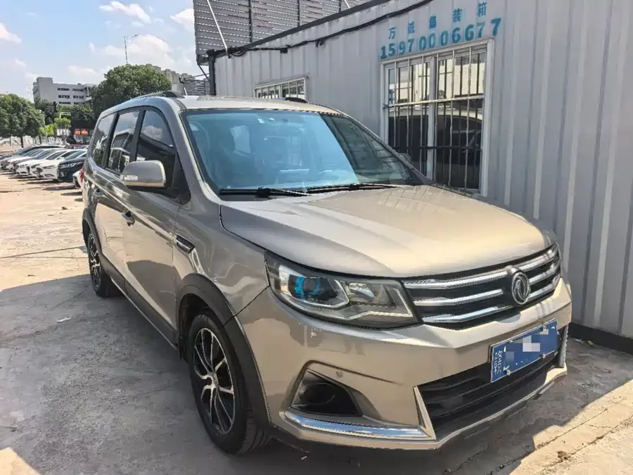 Dongfeng Fengxing SX6