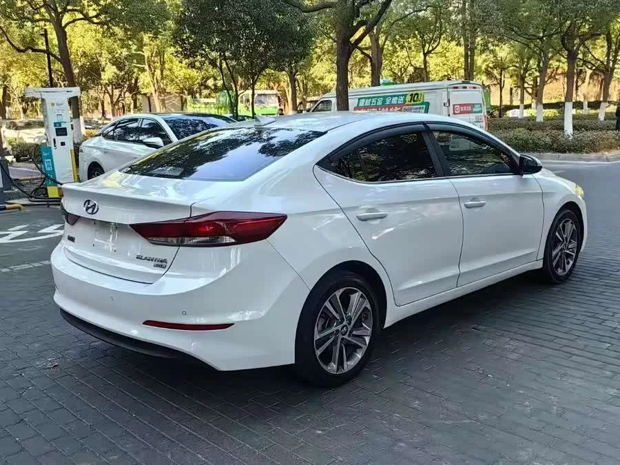 Hyundai elantra