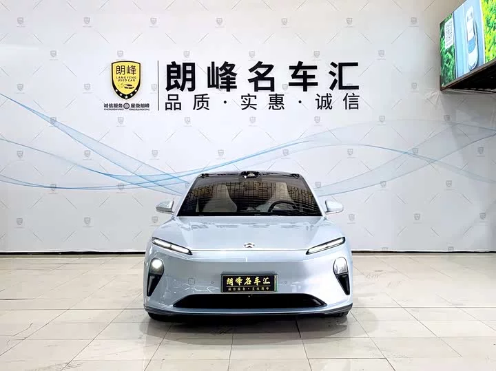 NIO ET5