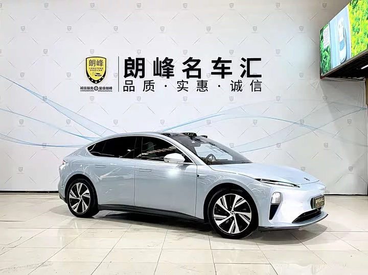 NIO ET5