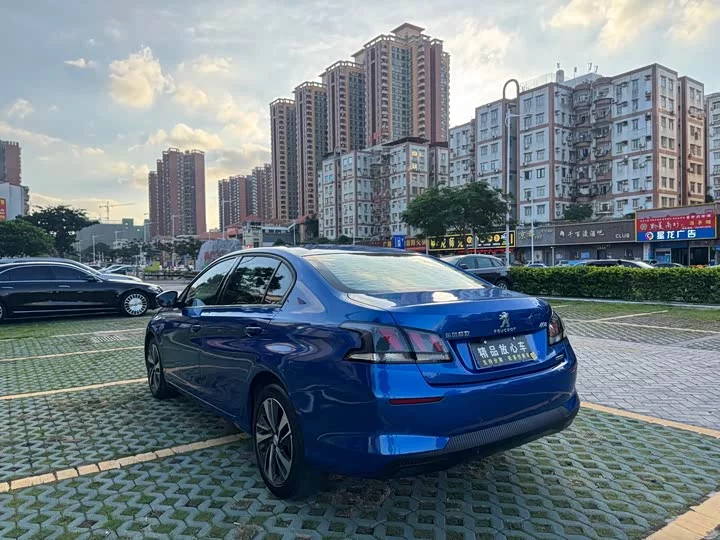 Peugeot 408