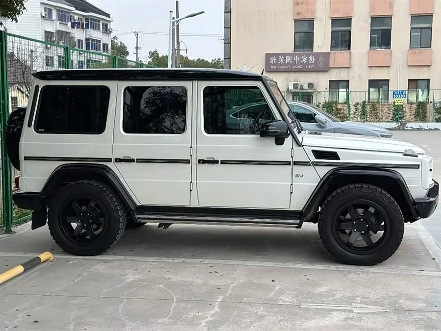 Mercedes Benz G-rated