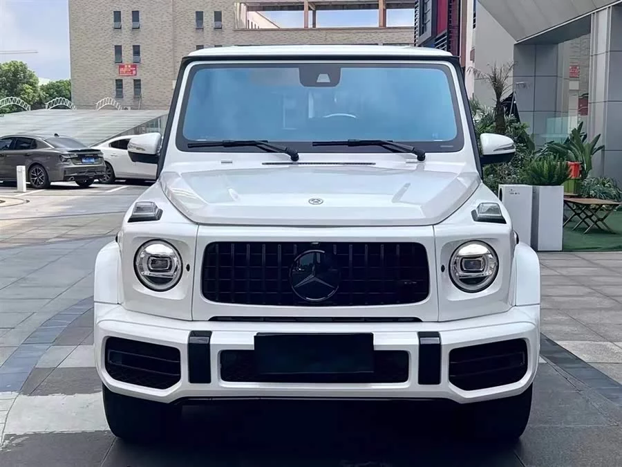 Mercedes Benz G-rated