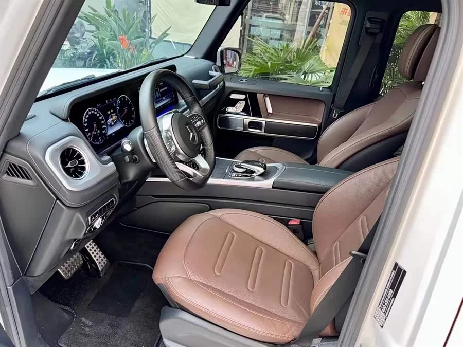 Mercedes Benz G-rated
