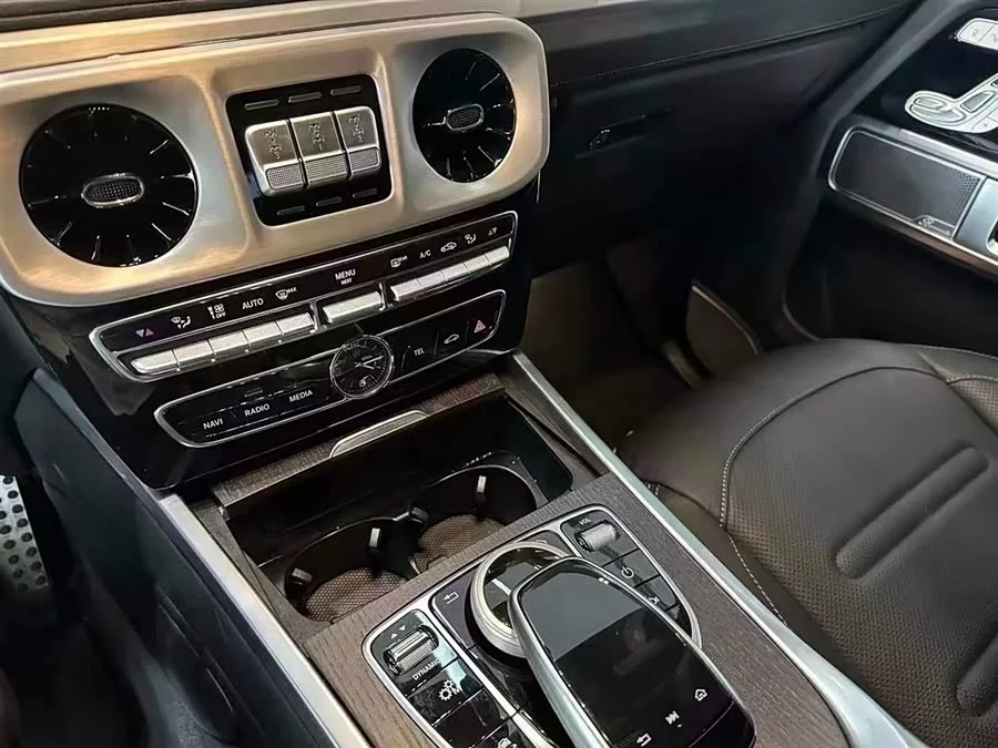 Mercedes Benz G-rated