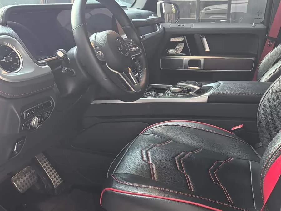 Mercedes Benz G-rated