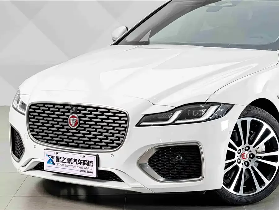 Jaguar XFL
