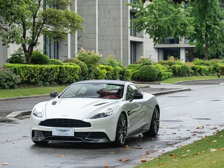 Aston Martin Vanquish