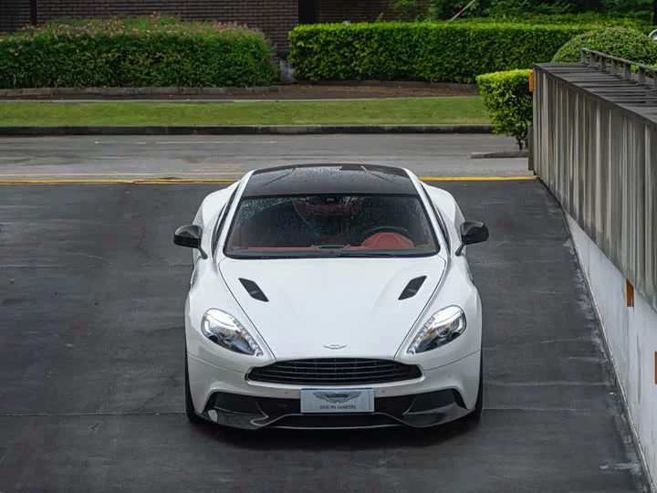 Aston Martin Vanquish