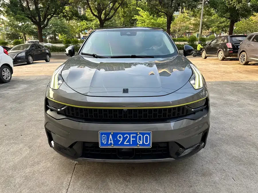 Lynk & Co 05