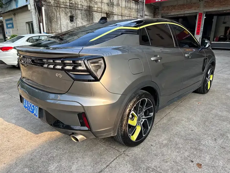 Lynk & Co 05