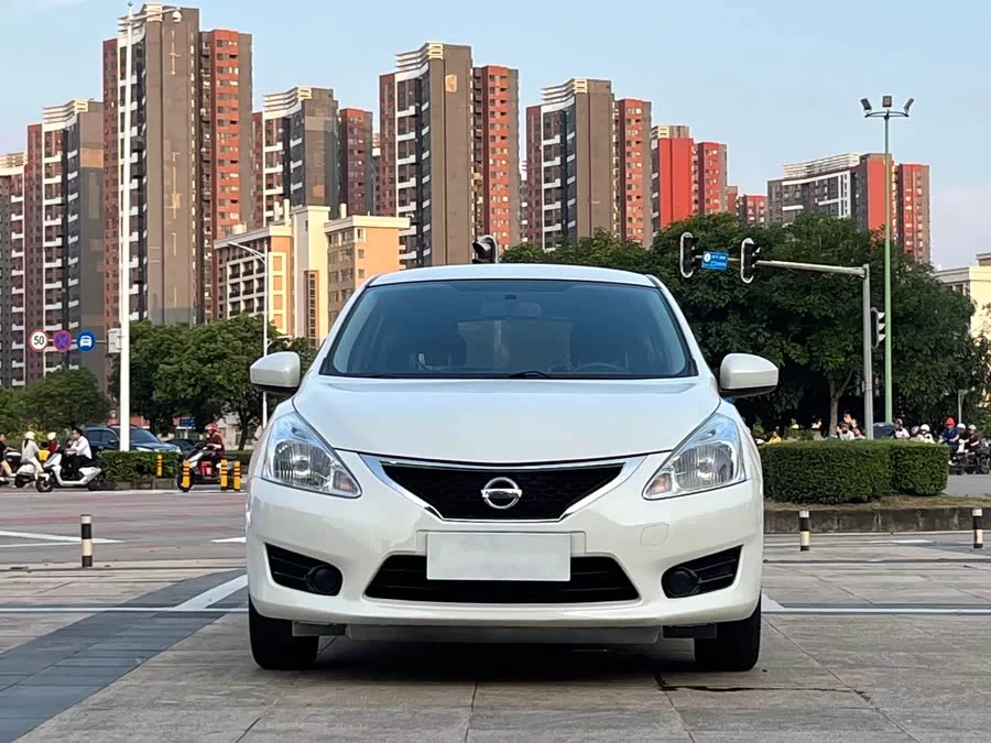 Nissan Tiida