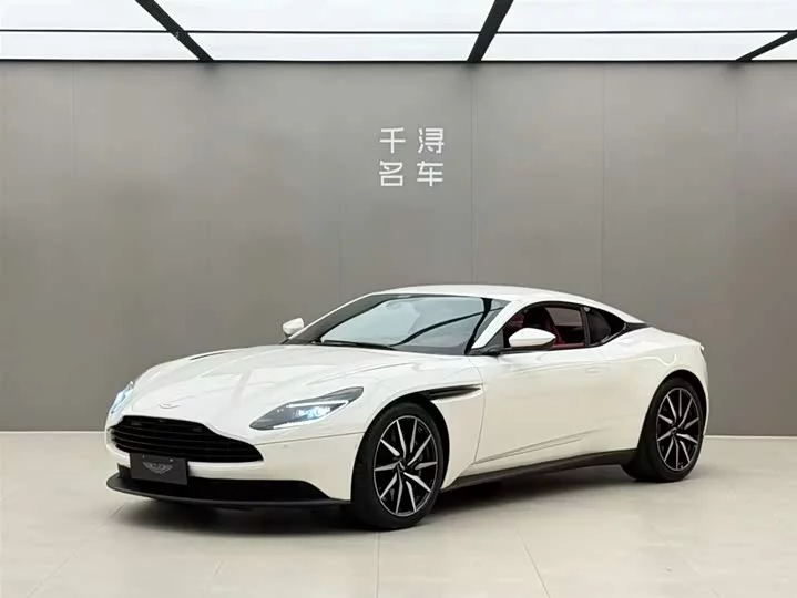 Aston Martin DB11