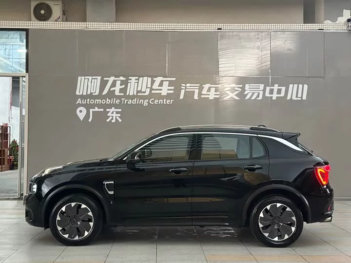 Lynk & Co 01 EM-P