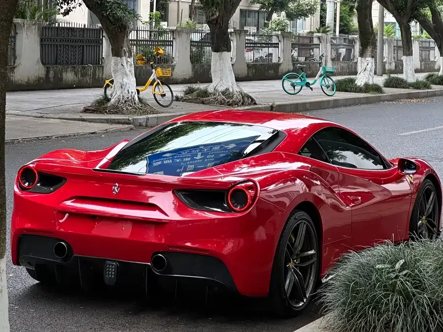 Ferrari 488
