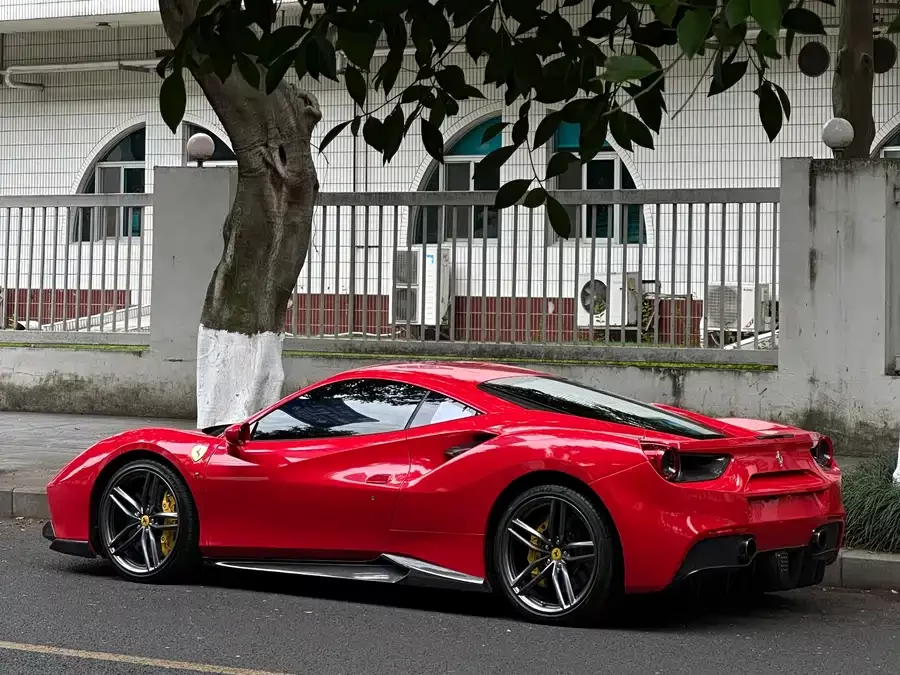 Ferrari 488