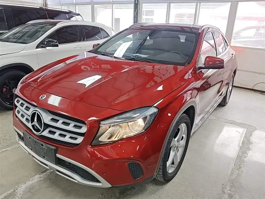 Mercedes Benz GLA