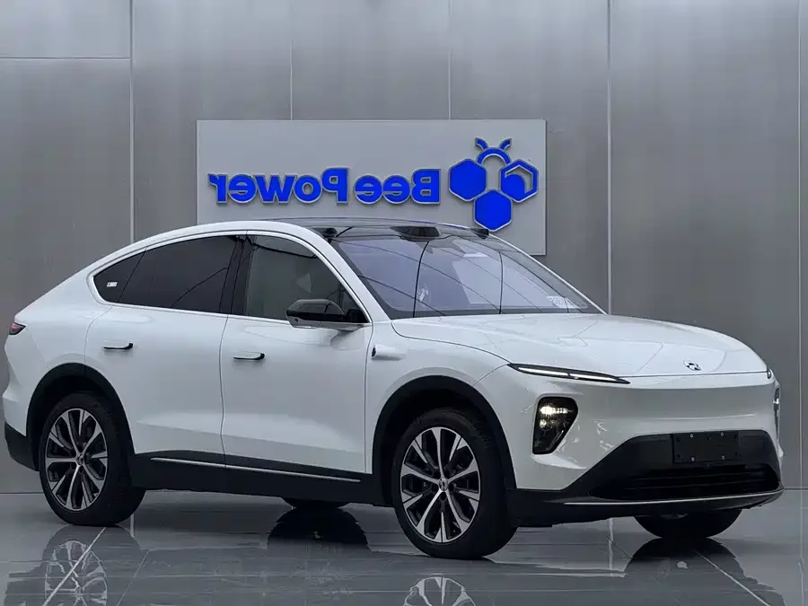 NIO EC7