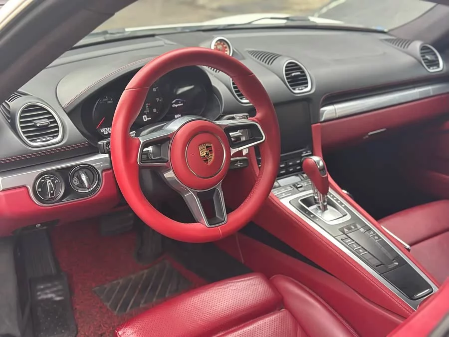 Porsche 718