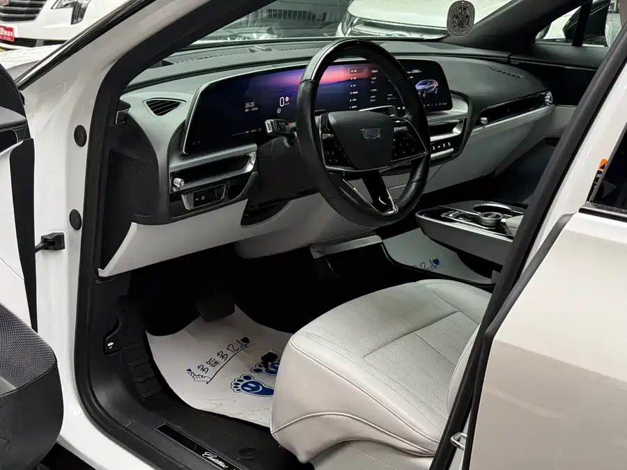 Cadillac IQ Ruige
