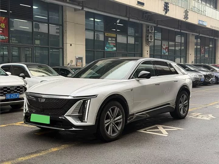 Cadillac IQ Ruige