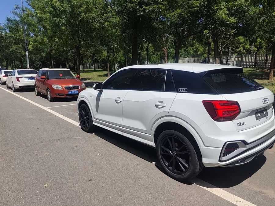 Audi Q2L