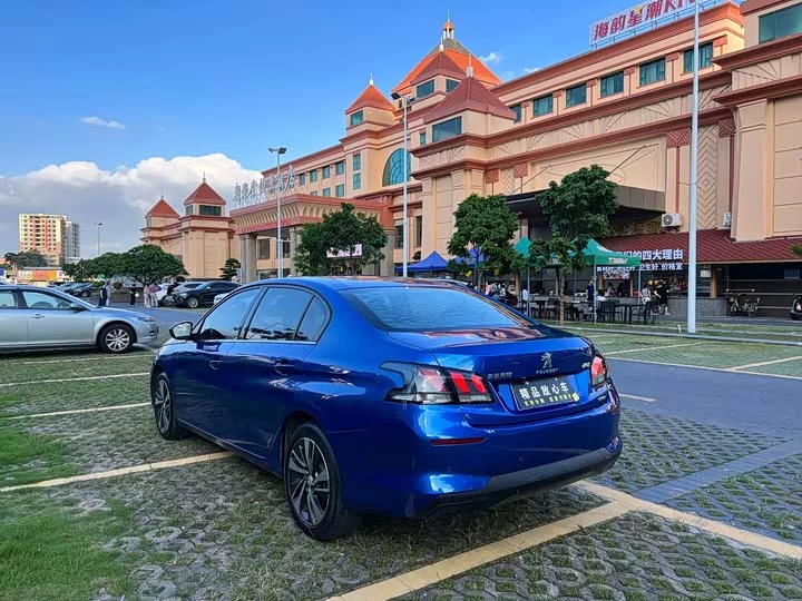 Peugeot 408