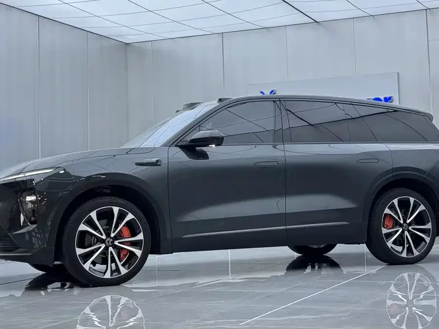 NIO ES8