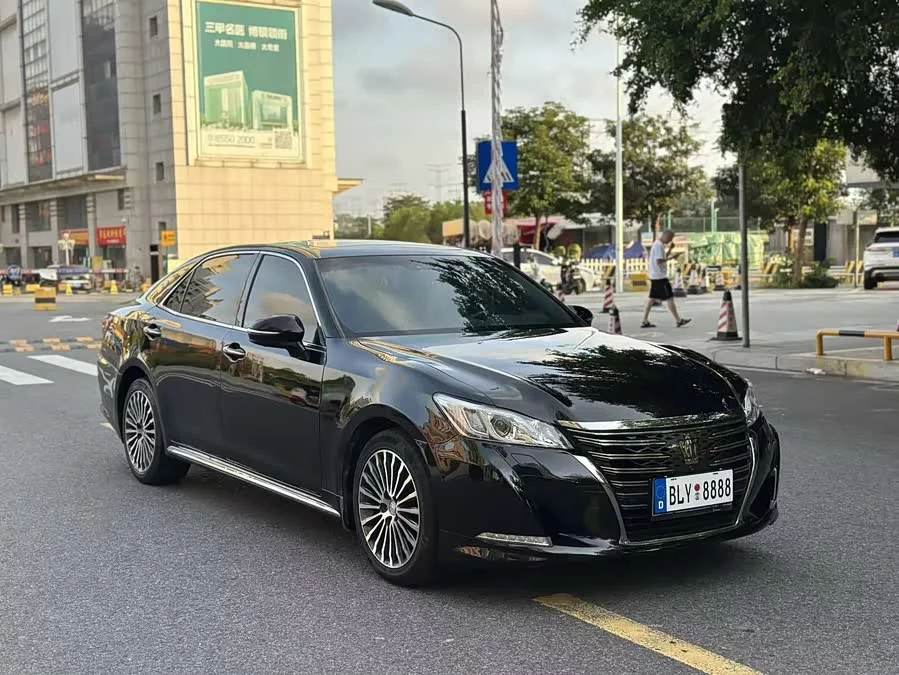 Toyota crown