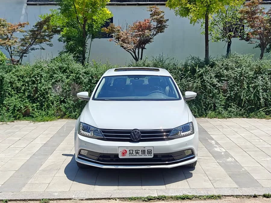 Volkswagen Sagitar