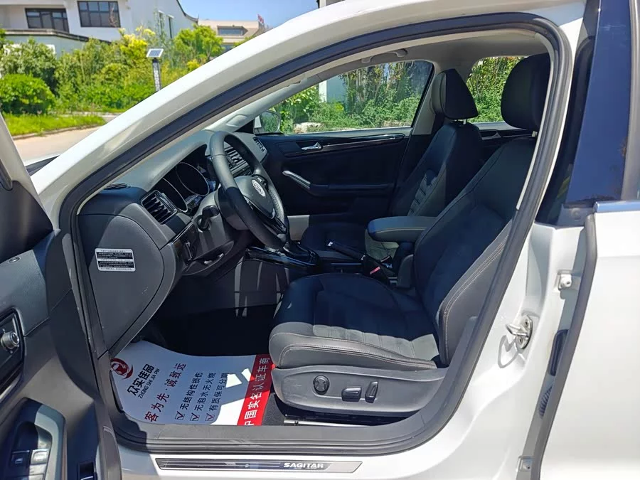 Volkswagen Sagitar