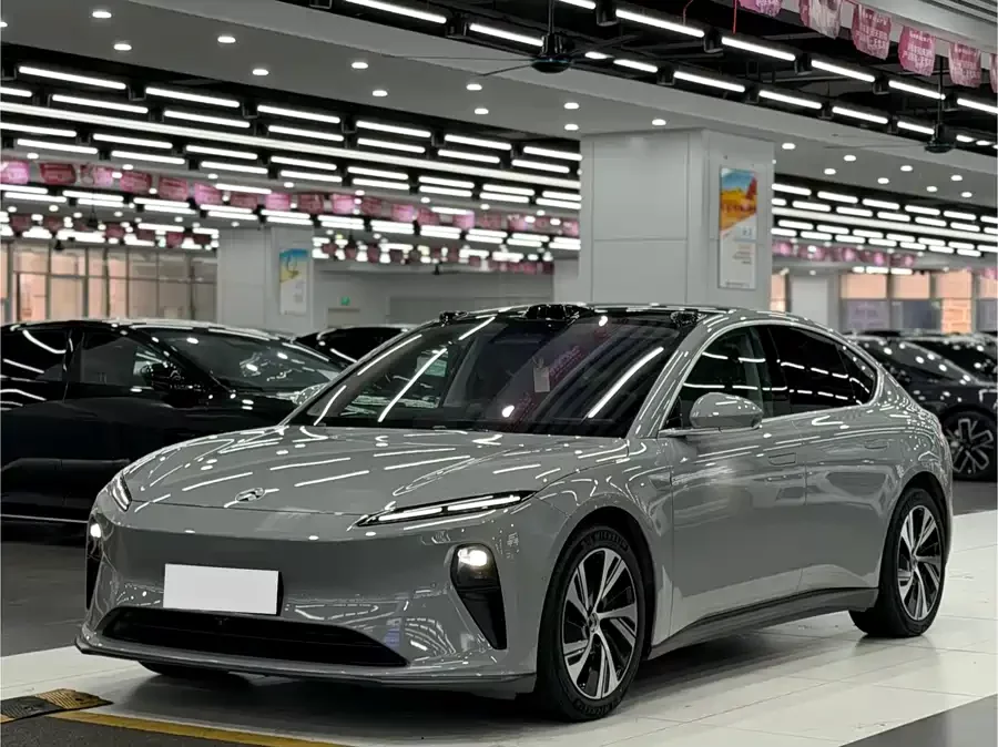 NIO ET5